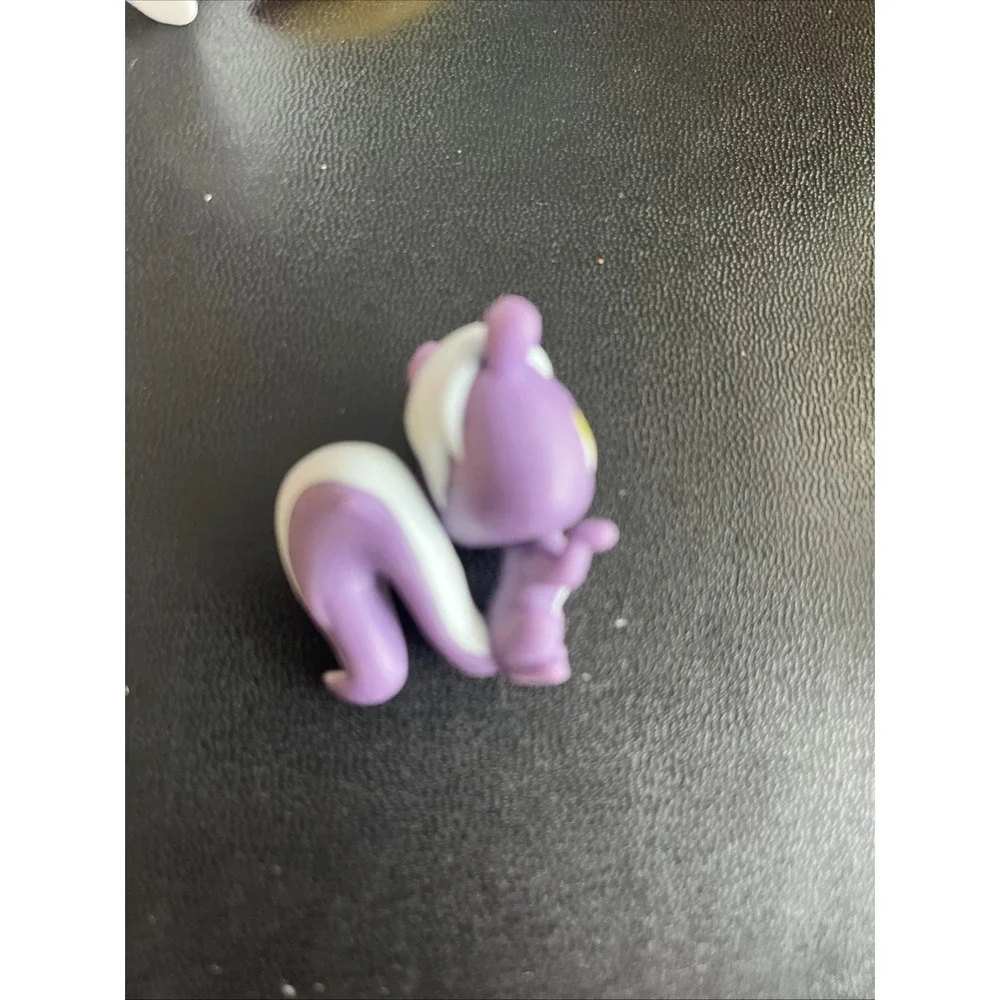 Hasbro Littlest Pet Shop #3780 Skunk Purple Bit Mini LPS